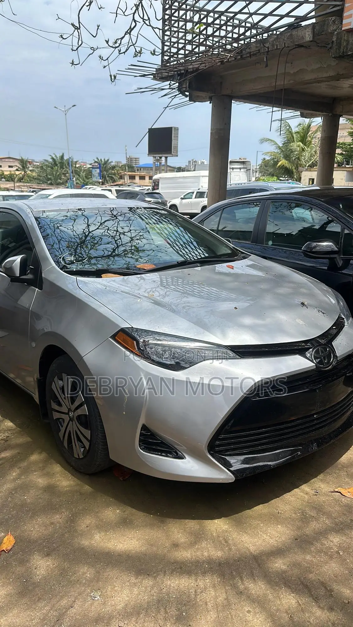 Toyota Corolla LE (1.8L 4cyl 2A) 2018 Silver