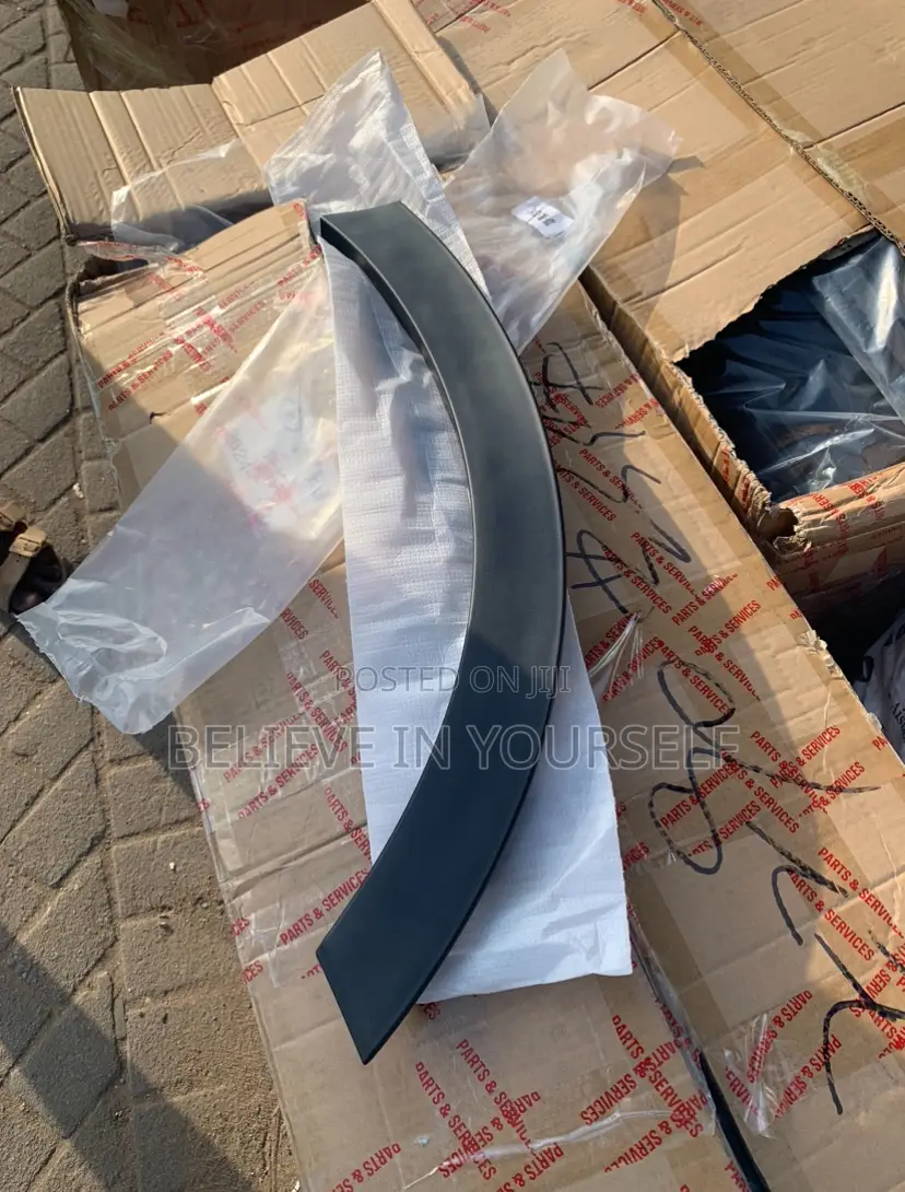 Honda CRV 2017,2018,2019,2020,2021,2022 Fender Moulding - Back