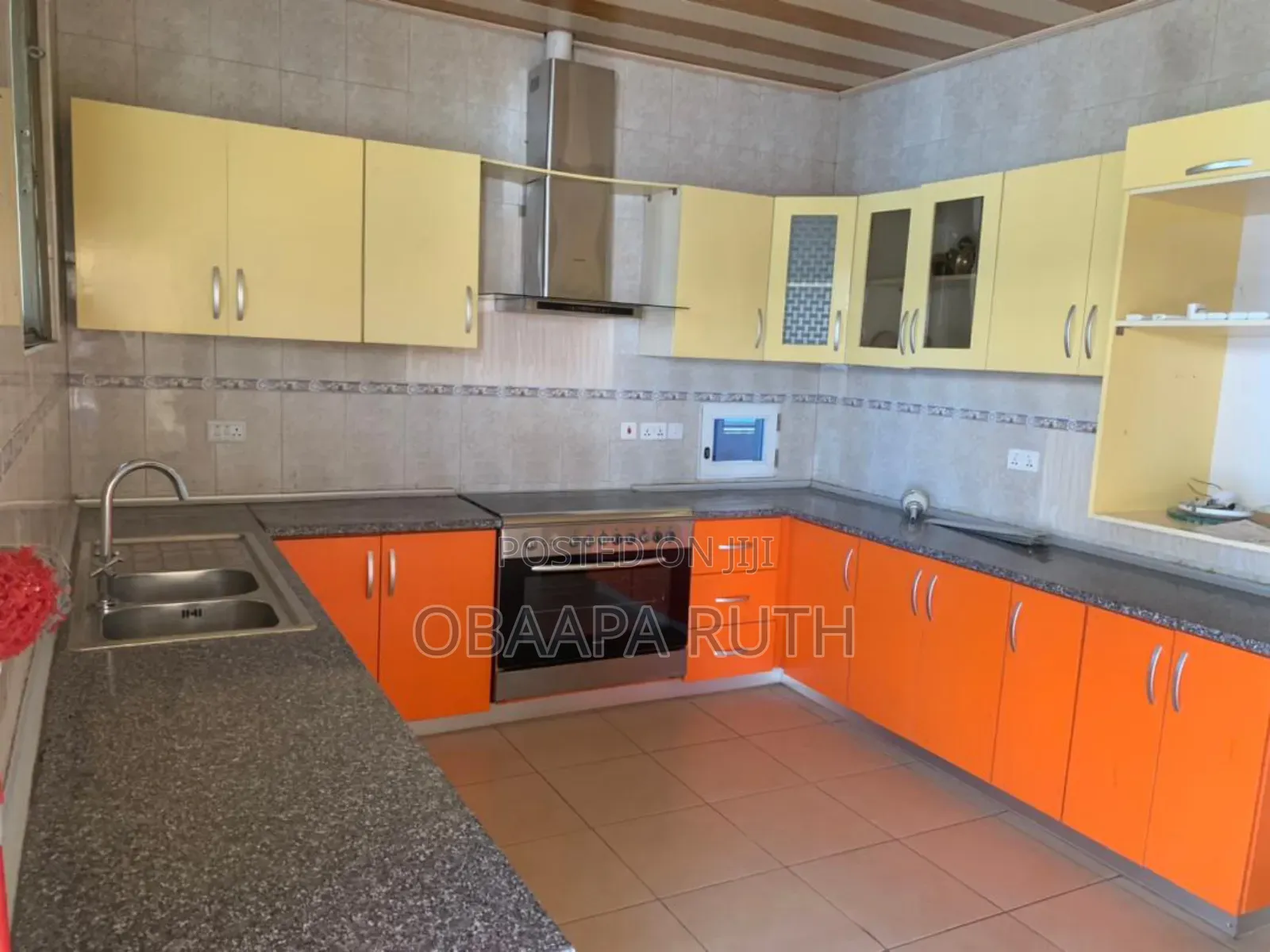 9bedroom for Office Space to Let Going for $2220