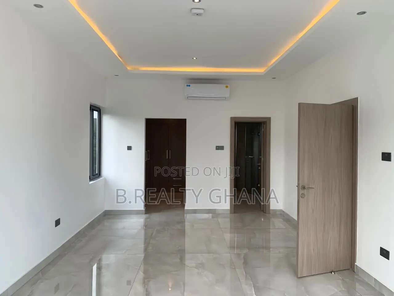 4bdrm Townhouse/Terrace in Cantonments for sale