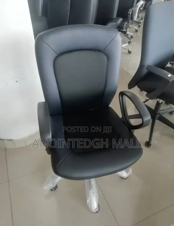 Leather Swivel Chair - Black