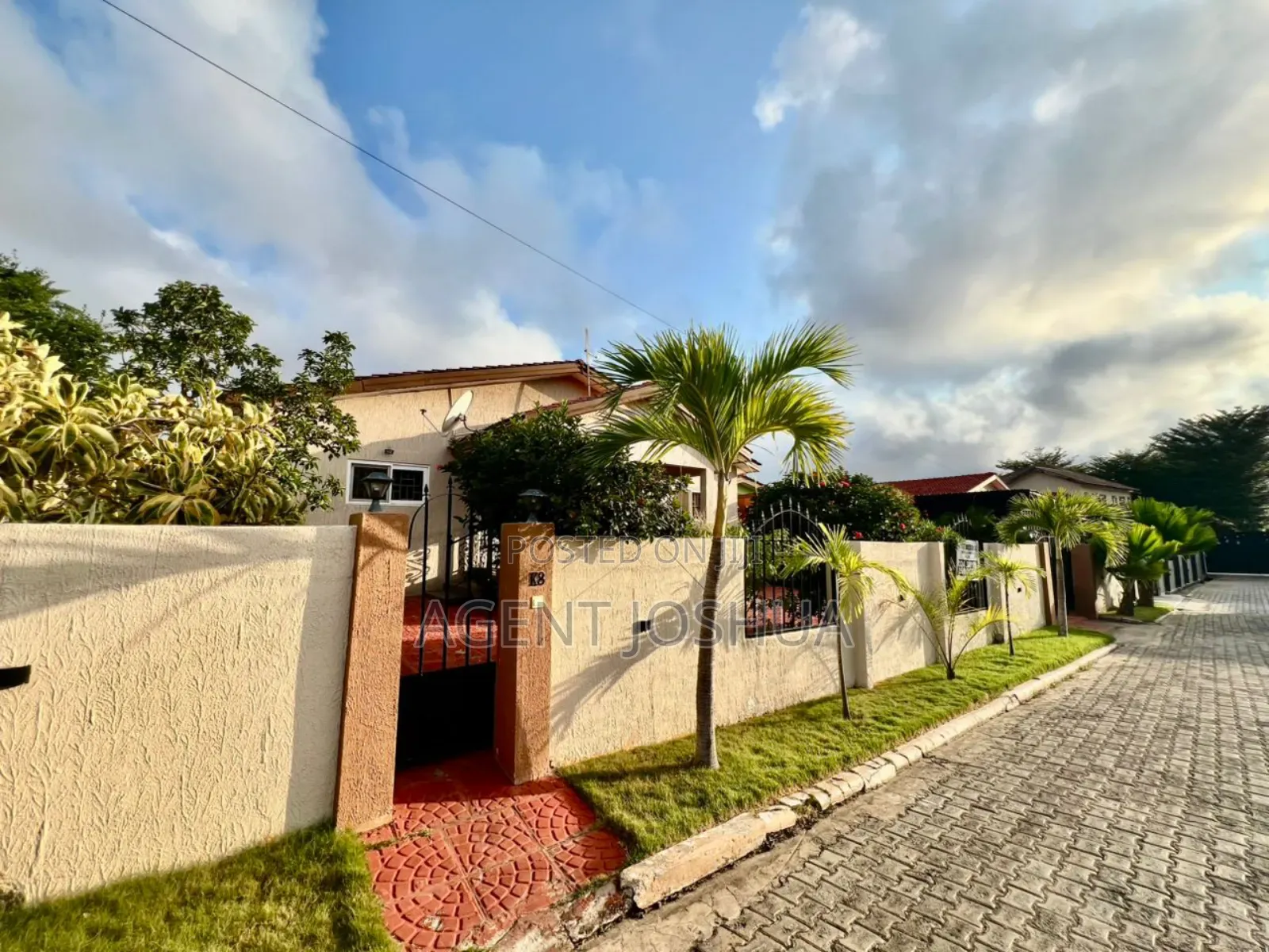 3bdrm House in Manet Court Estate, Airport Residential Area for rent