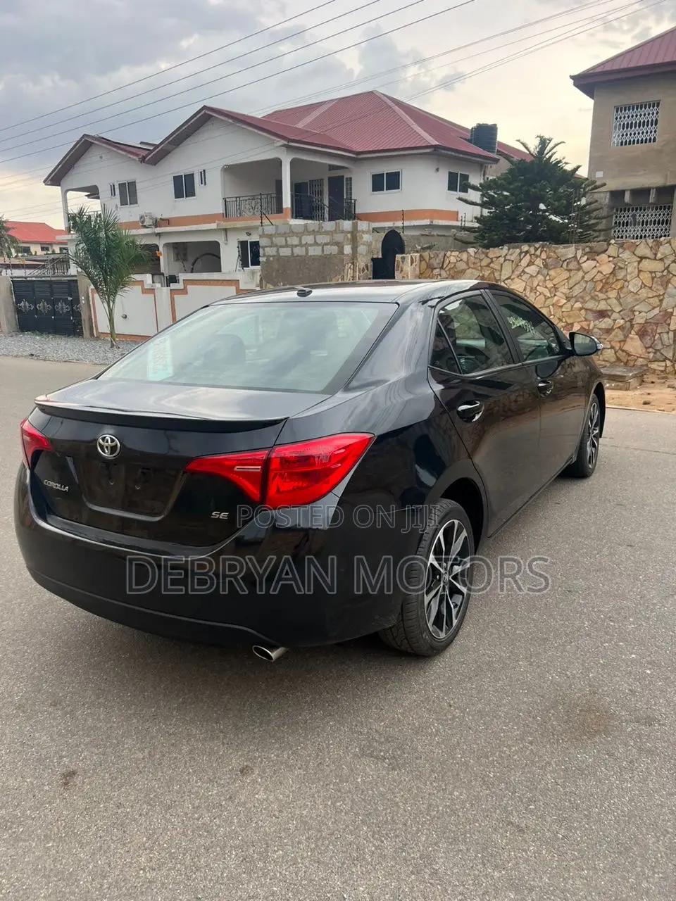 Toyota Corolla SE (1.8L 4cyl 6M) 2018 Black