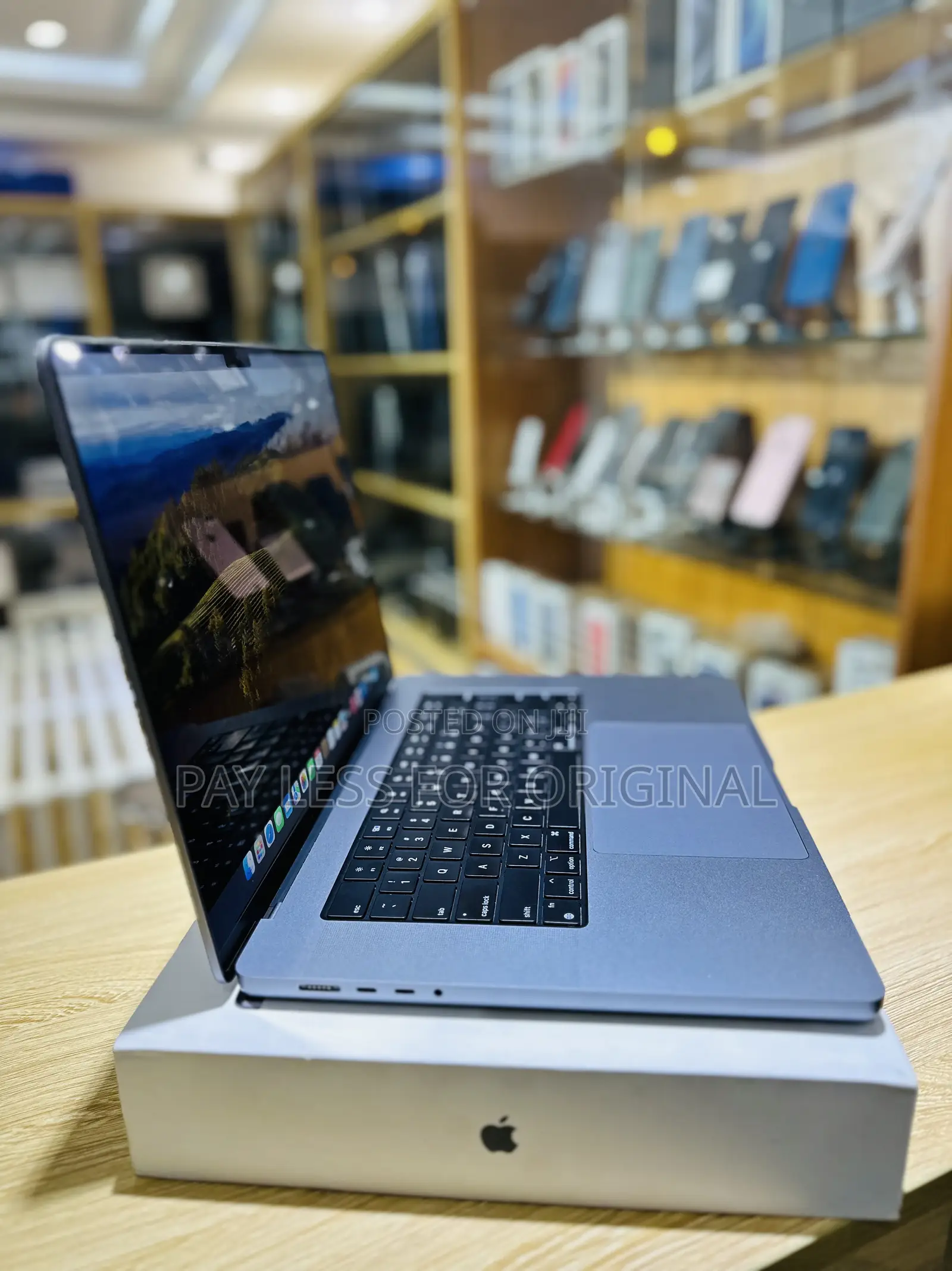 Laptop Apple MacBook Pro 2021 M1 16GB Apple M1 Pro SSD 1T
