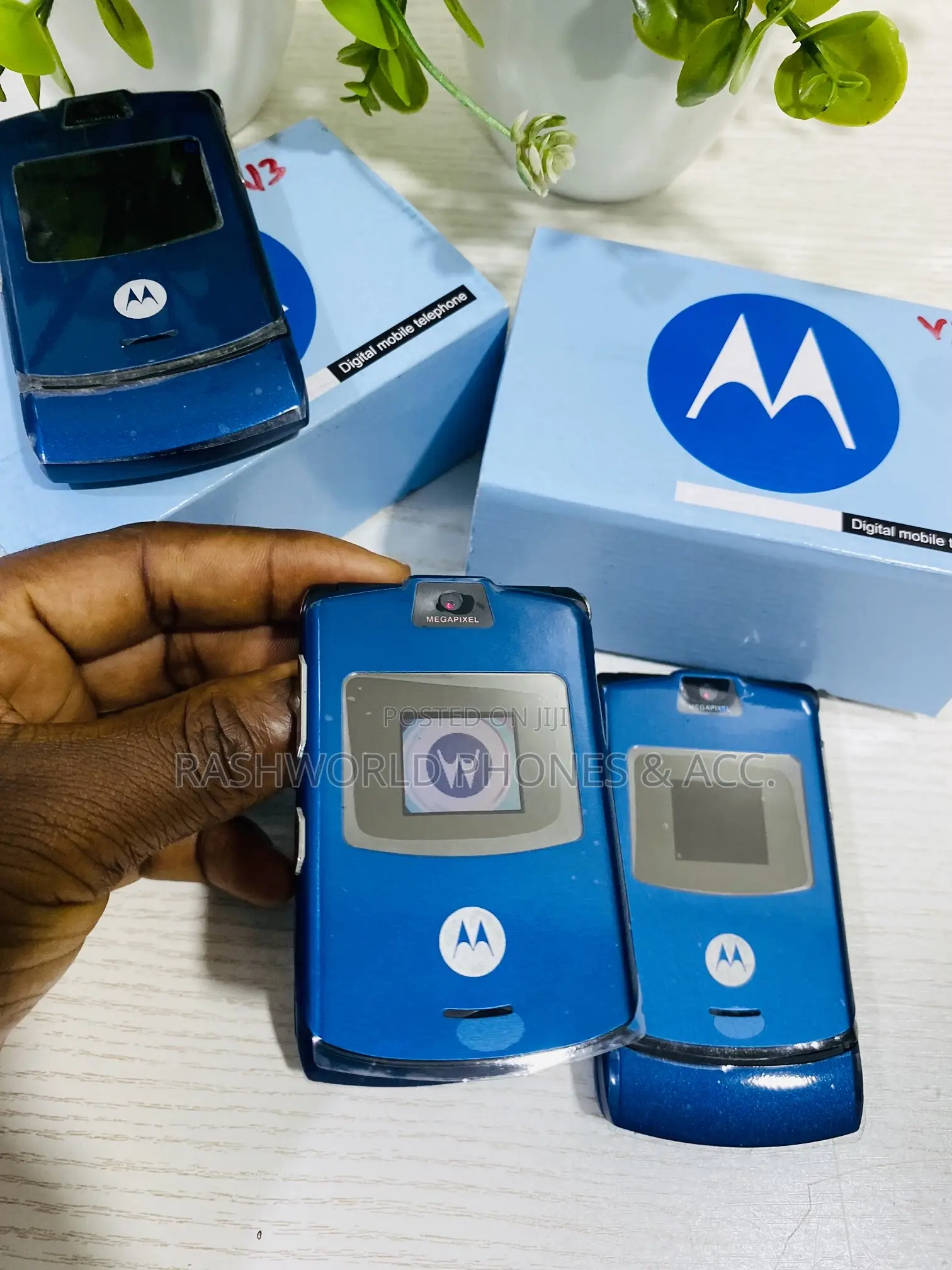New Motorola RAZR V3 Blue