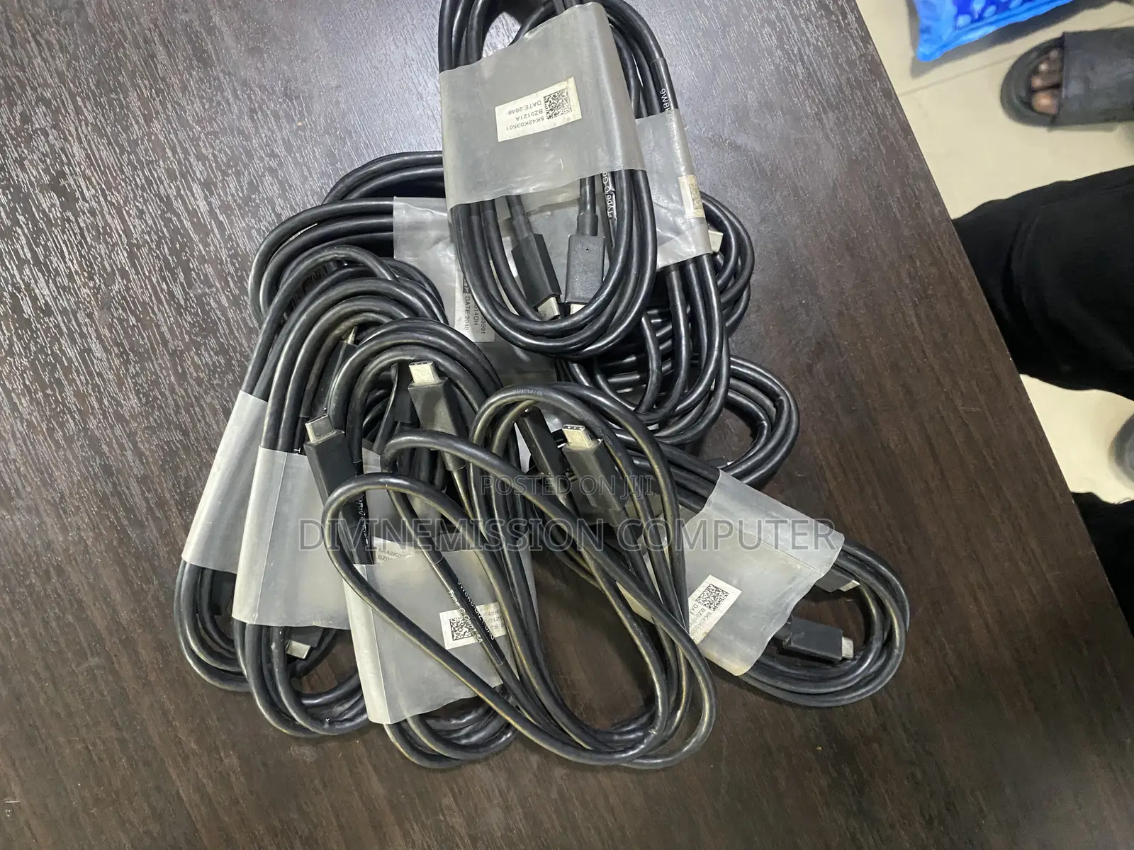 Original Uk Used 2m Type C to Type C Cable 100w for Laptop
