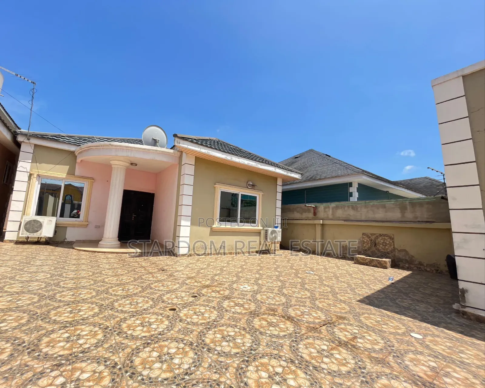 2bdrm Duplex in American House for rent
