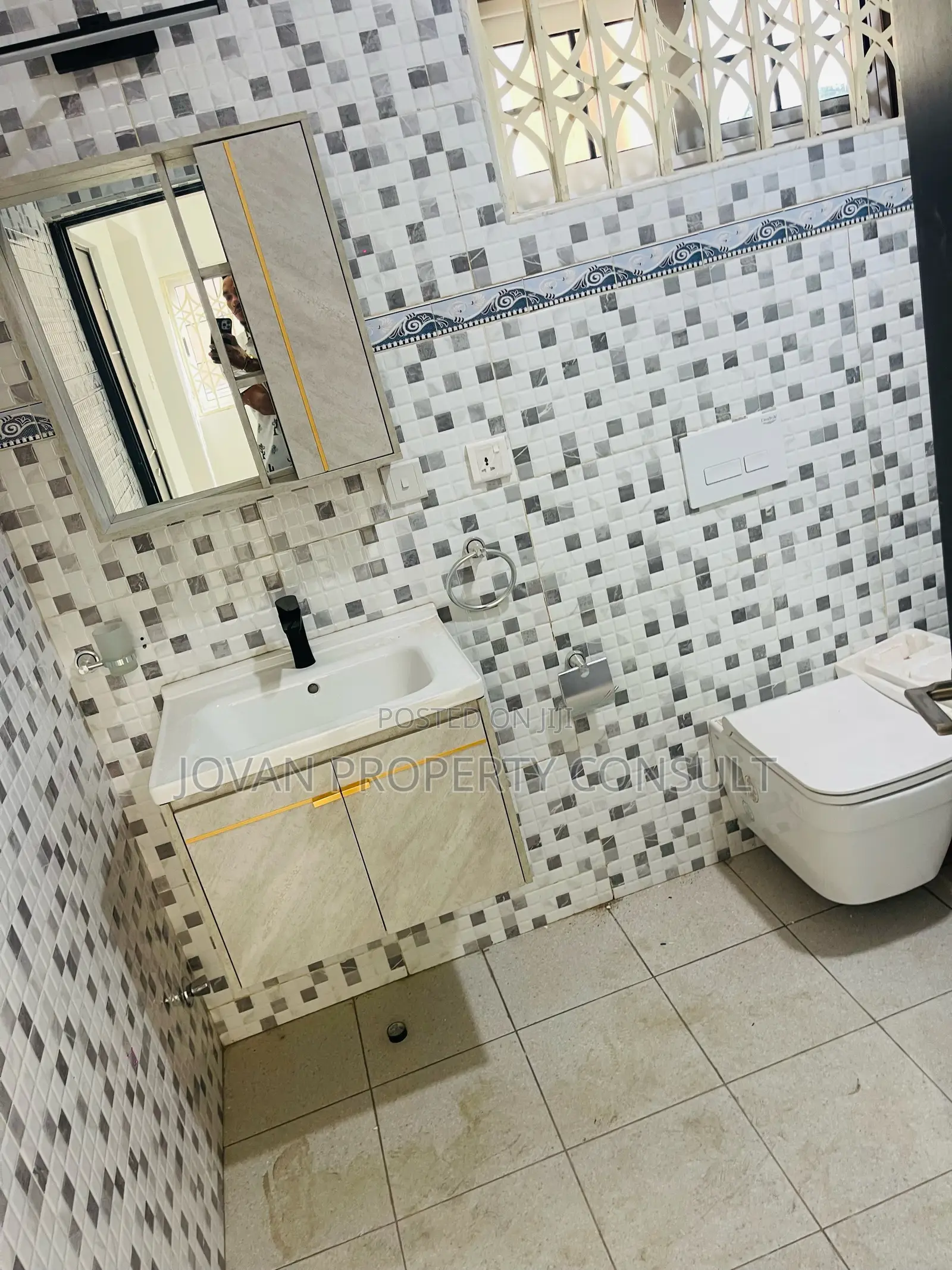 4bdrm House in Pokuase Fise for rent