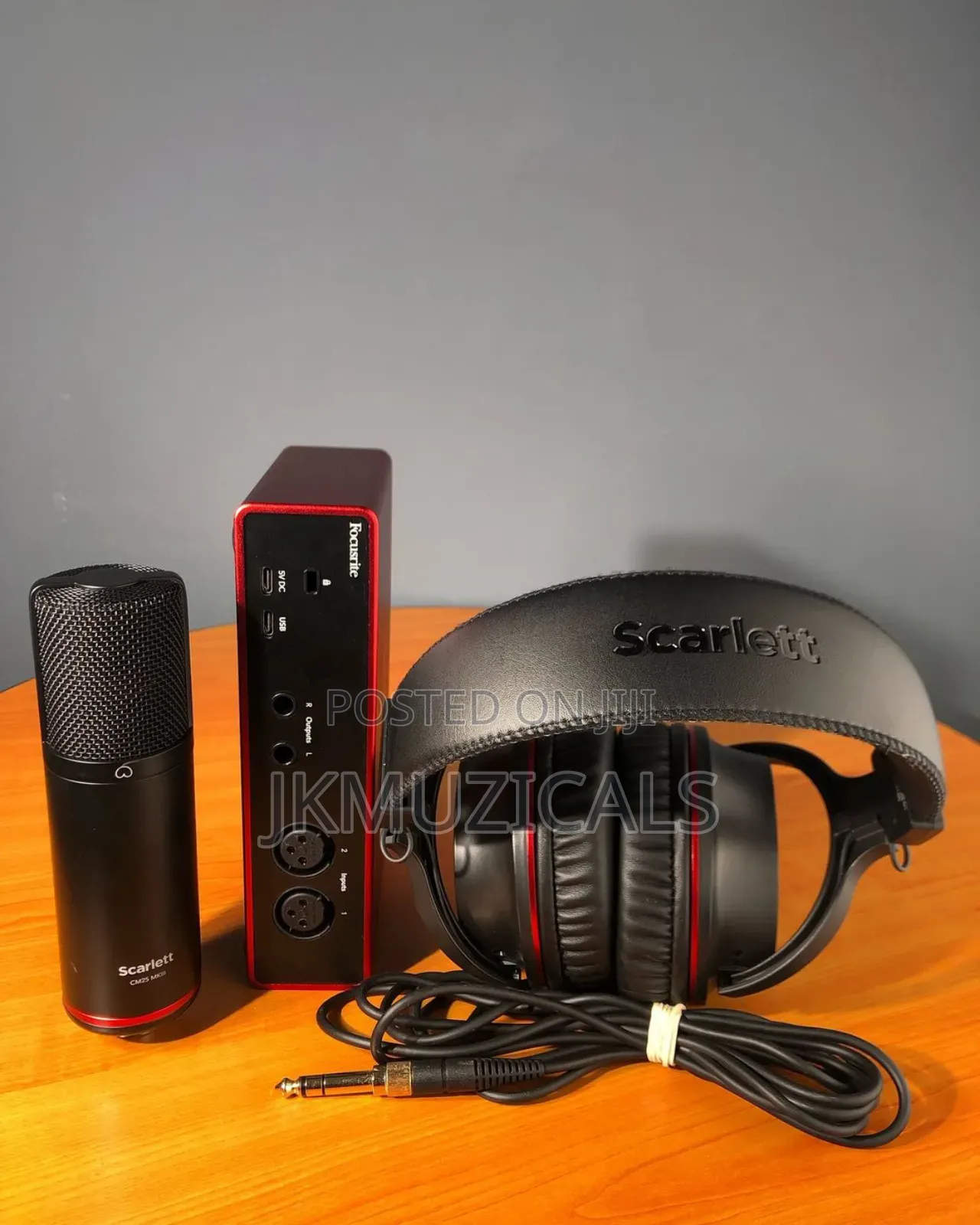 Focusrite Studio Bundle_ Scarlett 2i2 (4th Generation)