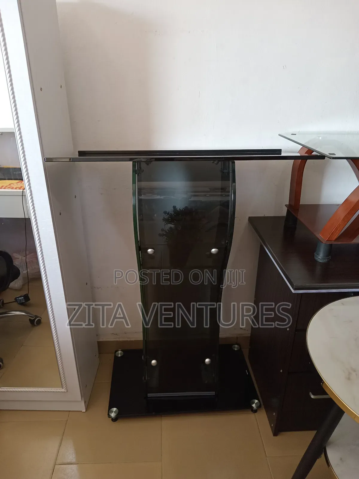 Concise Glass Pulpit