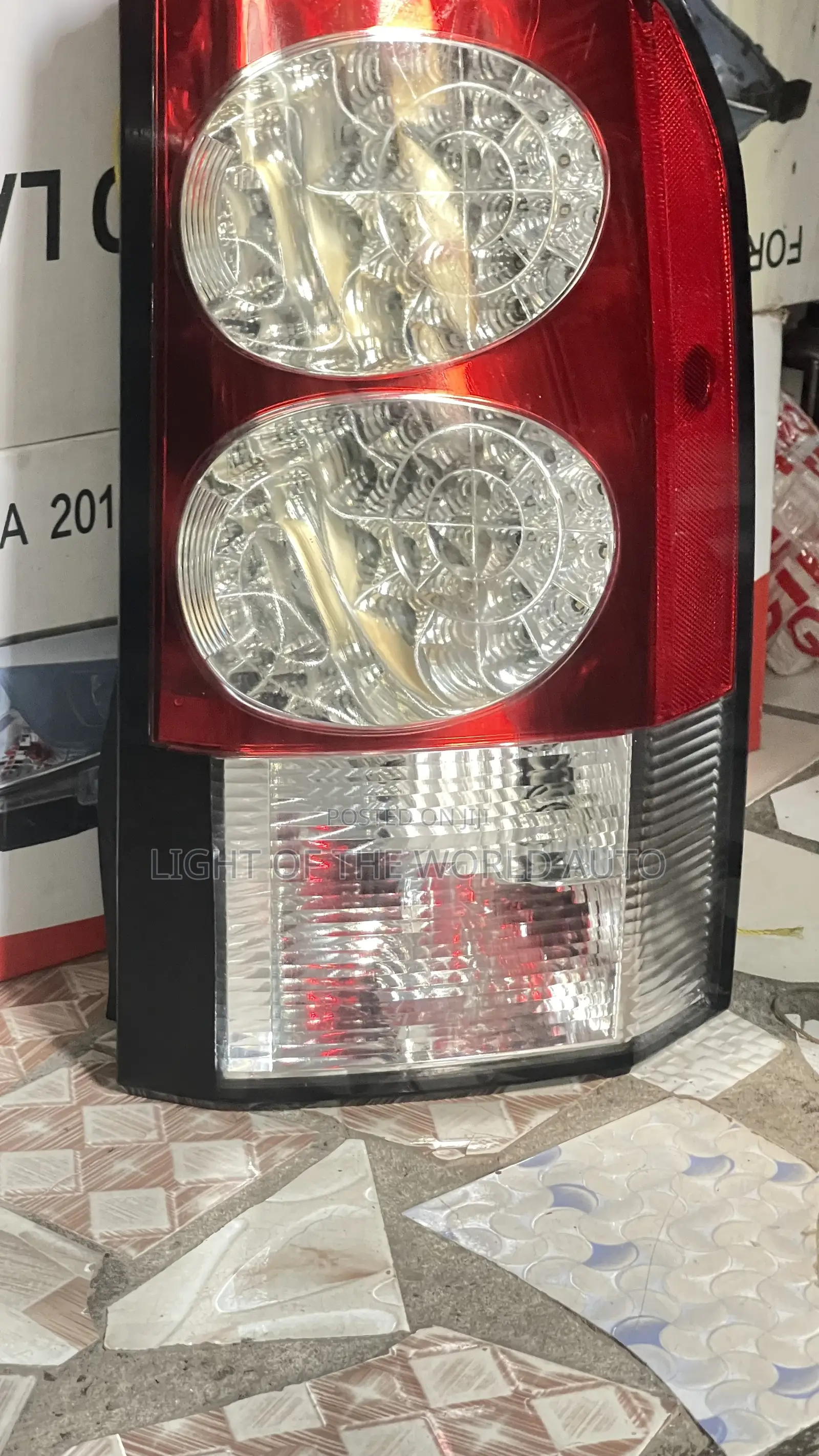 Land Rover Discovery Taillight Right