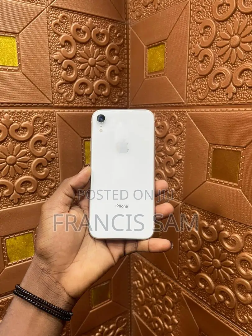 Apple iPhone XR 64 GB White