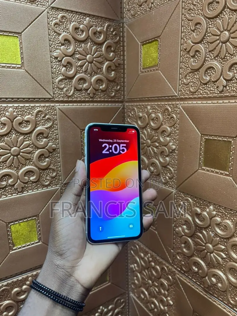 Apple iPhone XR 64 GB White