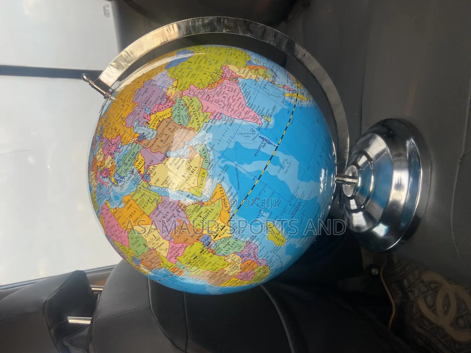 Original Office Big Globe Available at Cool Price