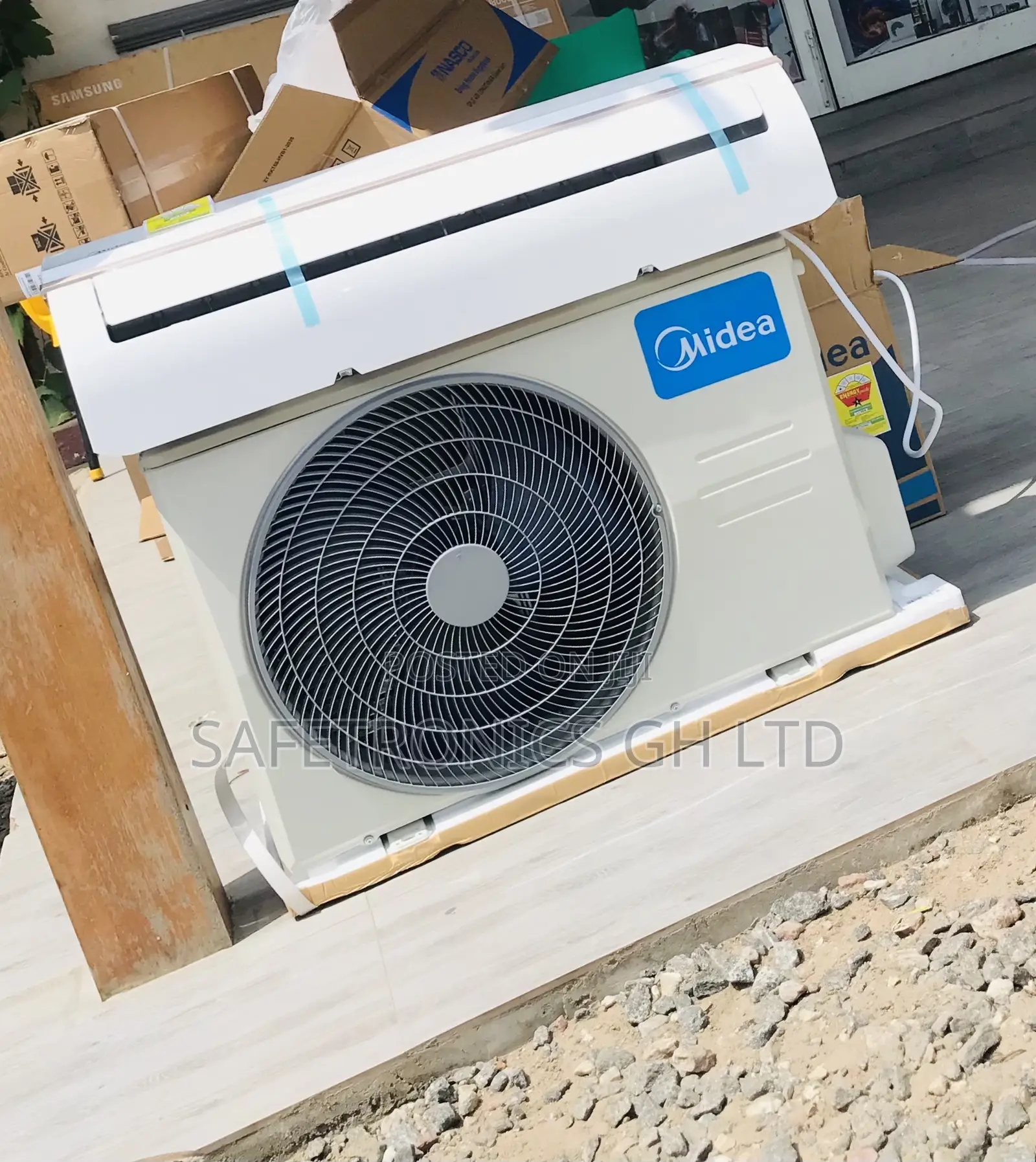 Boxed 2.5 Horsepower Split System Midea (White) AC 