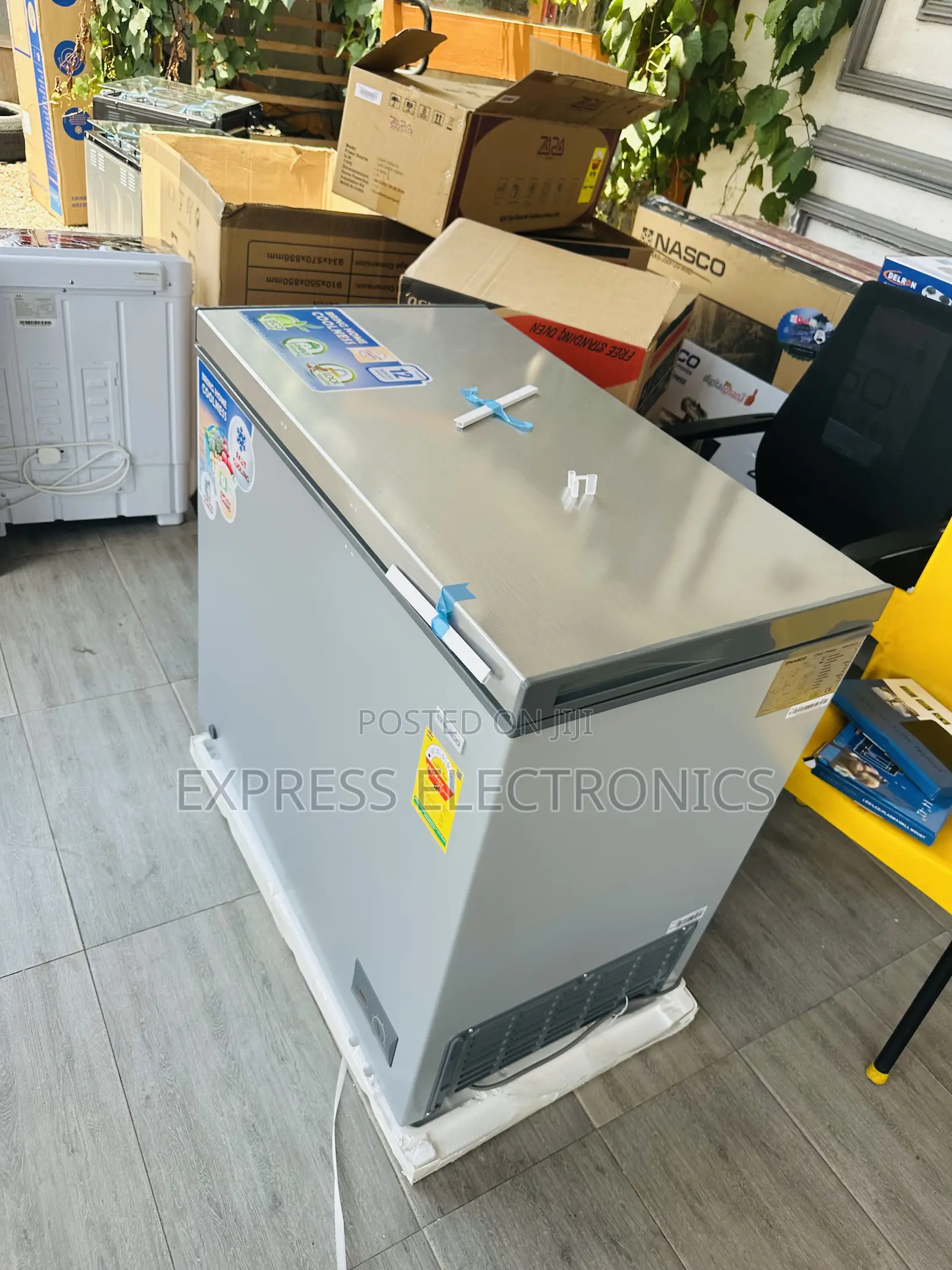 Easy to Clean Chest Freezer Single Door 200L Nasco