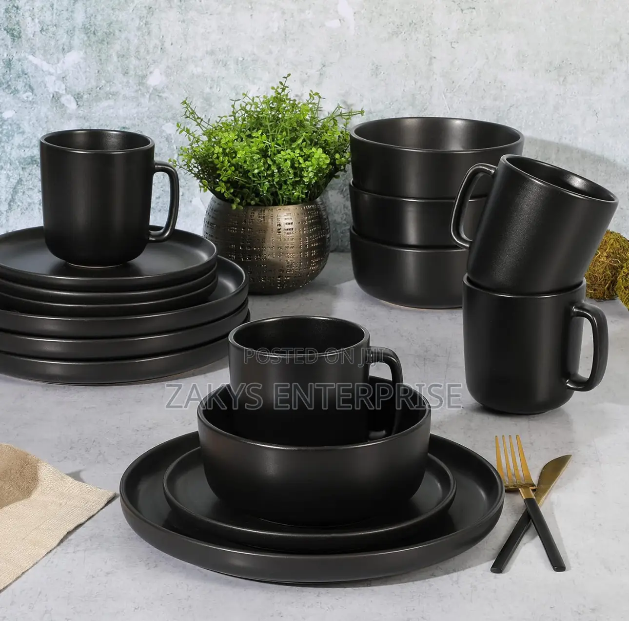 Matte Black Round Dinner Set 16pcs
