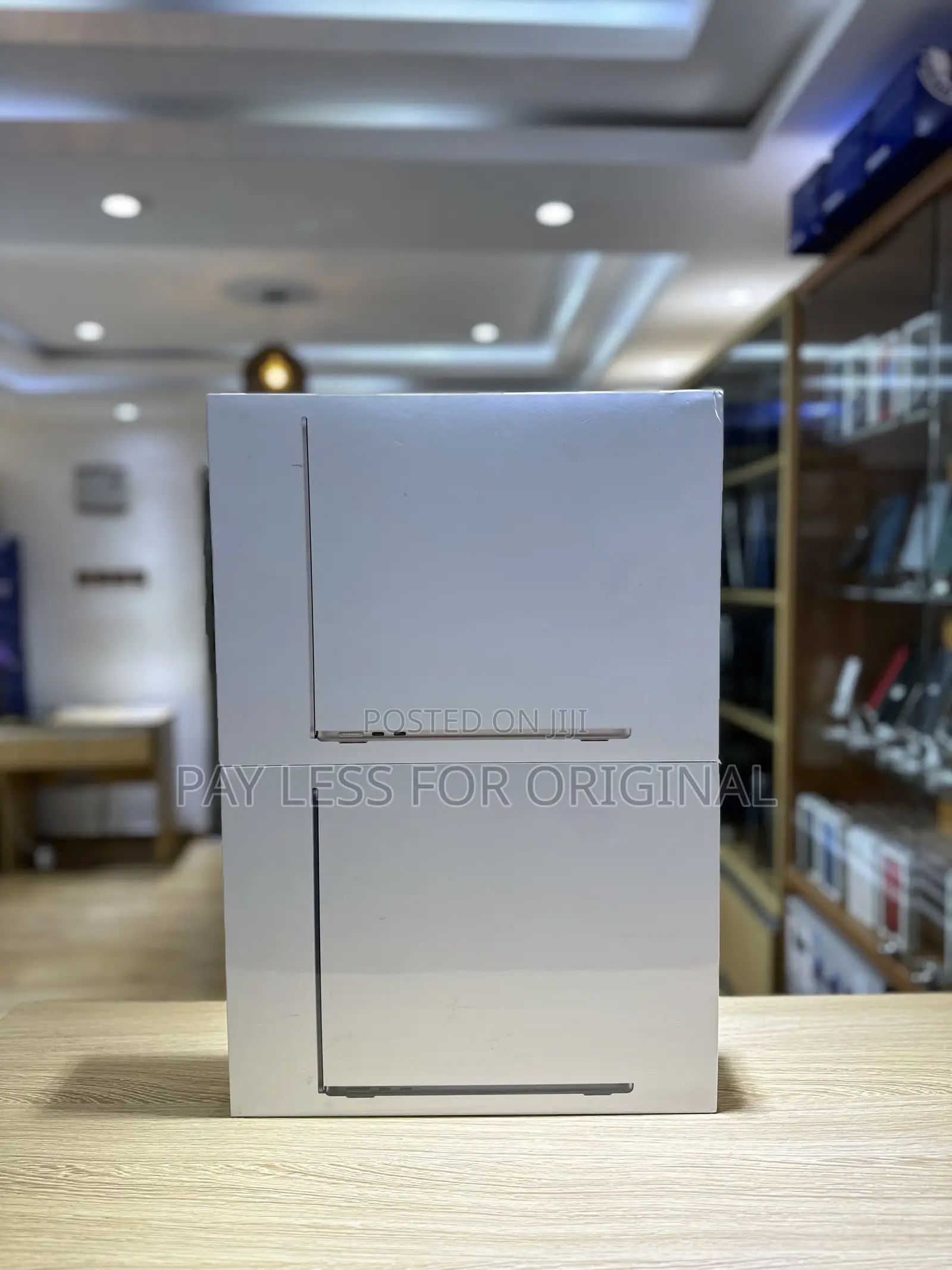 New Laptop Apple MacBook Air 2023 M2 8GB Apple M2 SSD 256GB