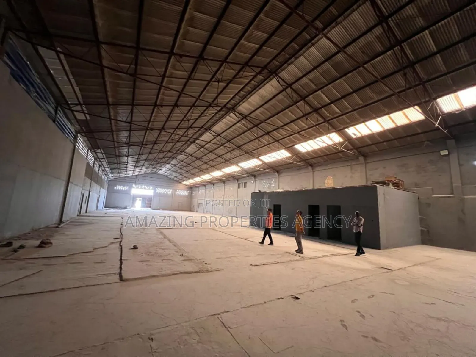 1200 SQM Warehouse to Let at North Industrial