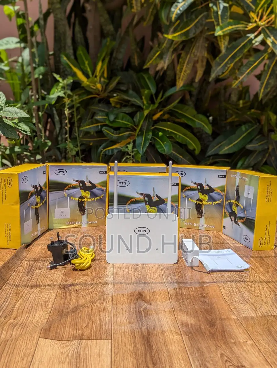 MTN Universal Broadband 4G Router + Backup Battery - White