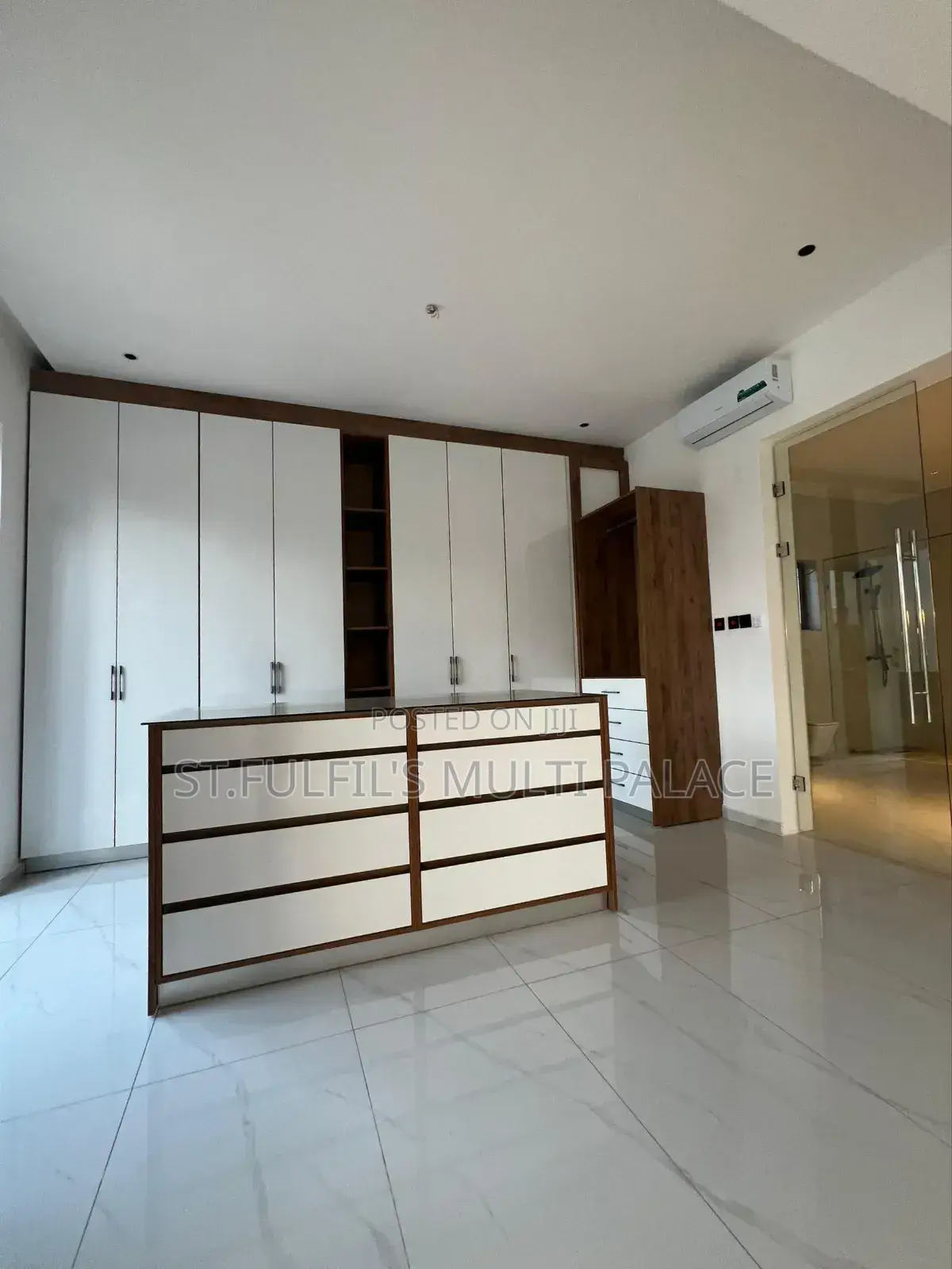 5bdrm House in Adenta Barrier for sale