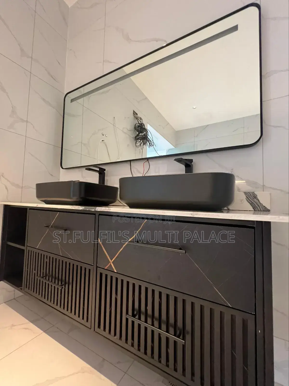 5bdrm House in Adenta Barrier for sale