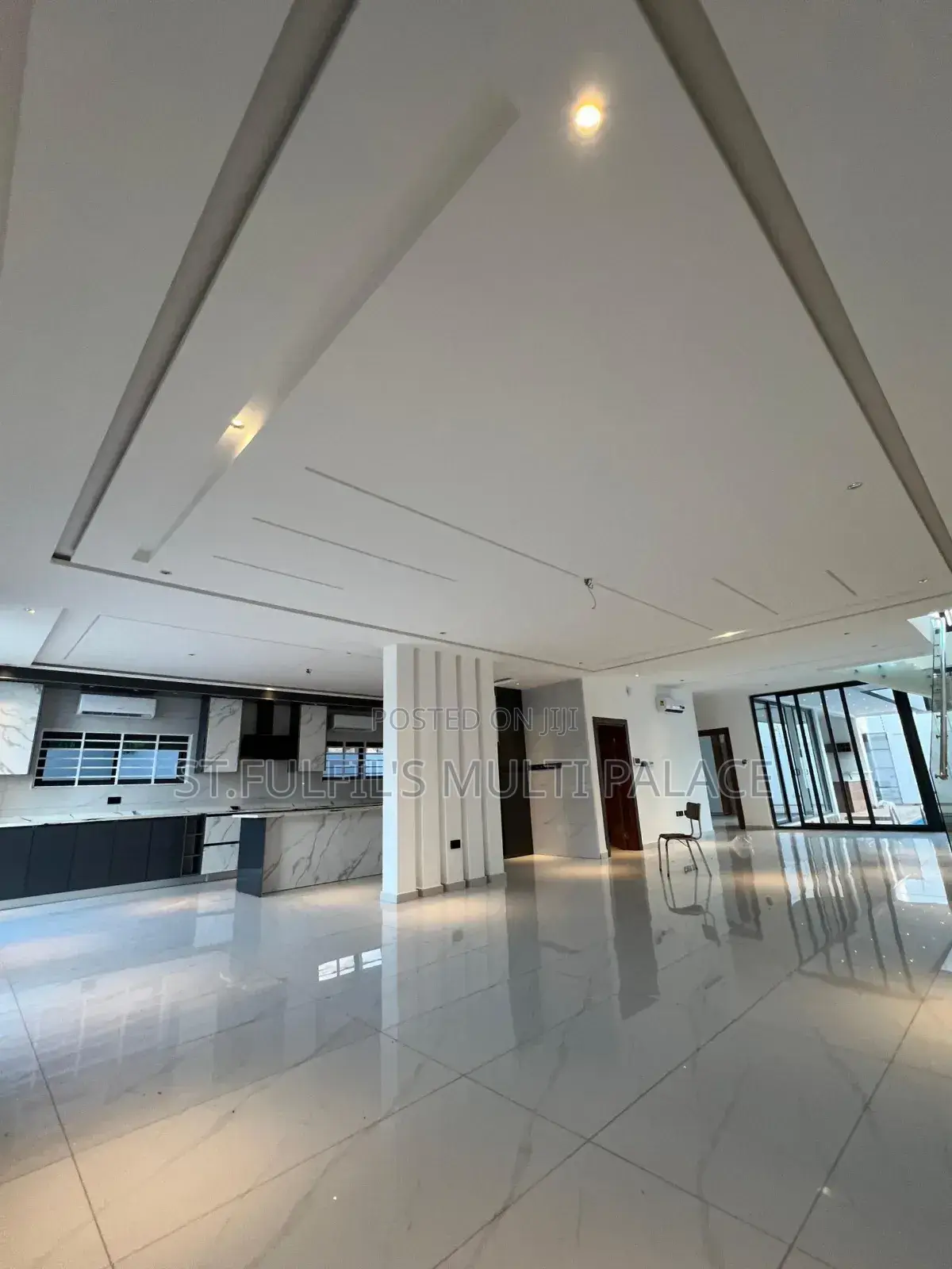 5bdrm House in Adenta Barrier for sale