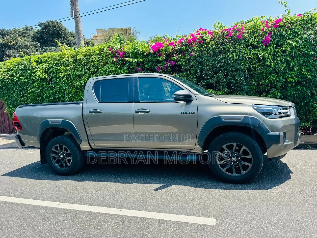 Toyota Hilux 2023 Gray