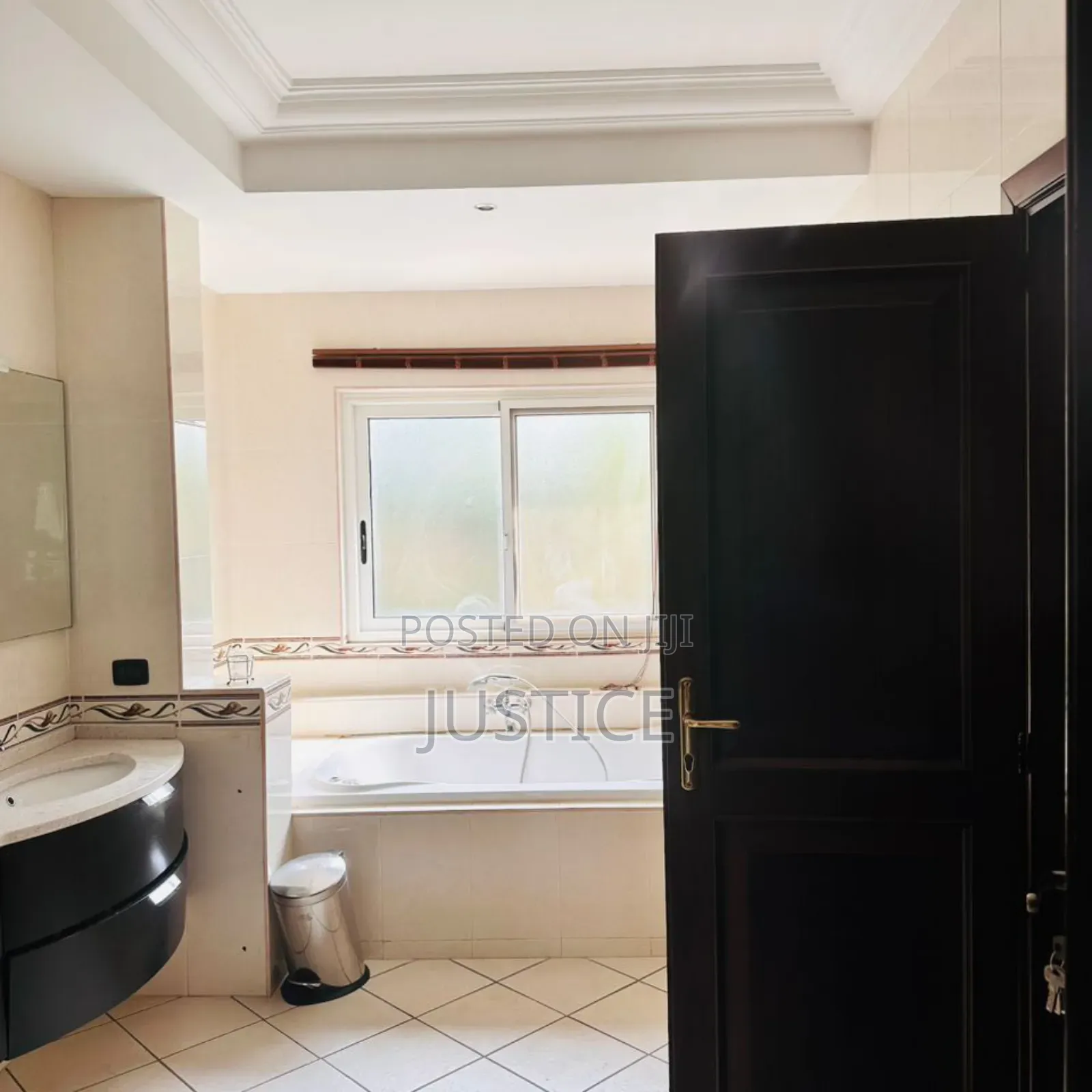6bdrm Mansion in Trasacco Estate, East Legon for sale