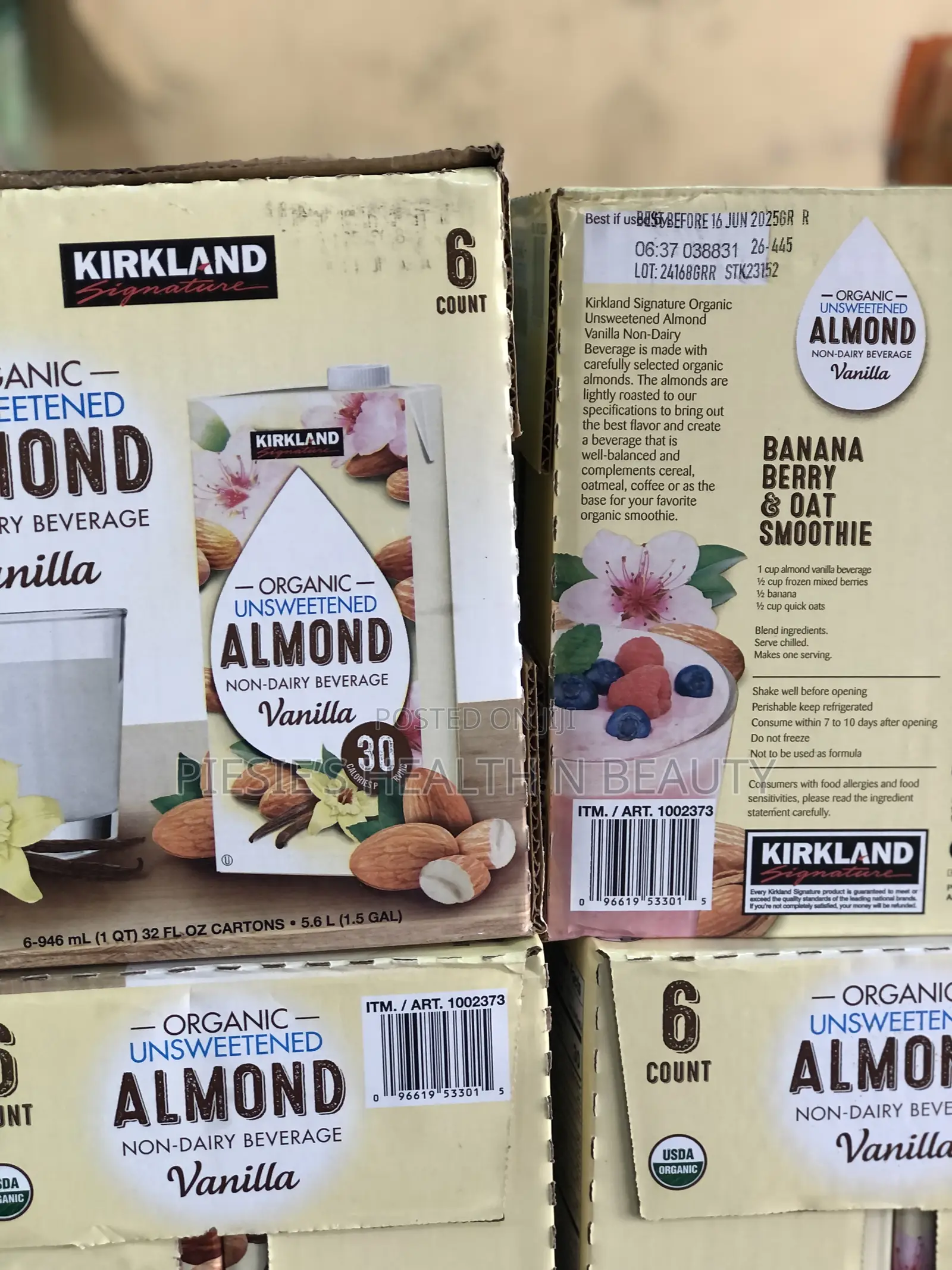 Kirkland Unsweetened Almond Milk Vanilla