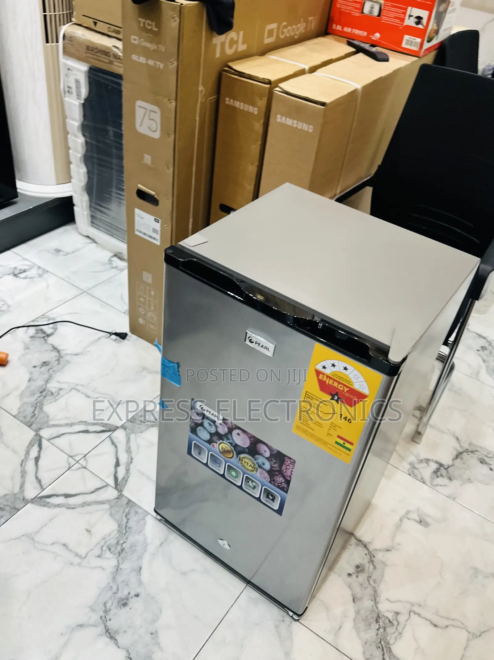 Lovely Single Door Table Top Fridge Pearl Grey. Color