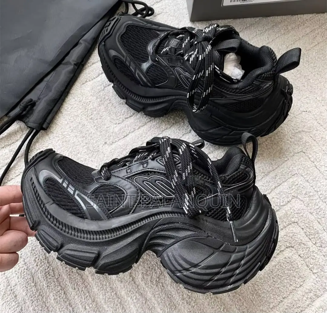 Balenciaga 10xl