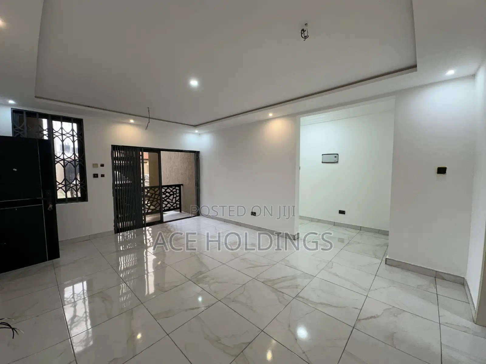 2bdrm Apartment in School Junction, Nmai-Dzorn for rent