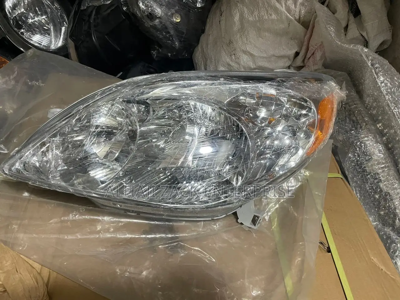 MATRIX 2005 Headlight