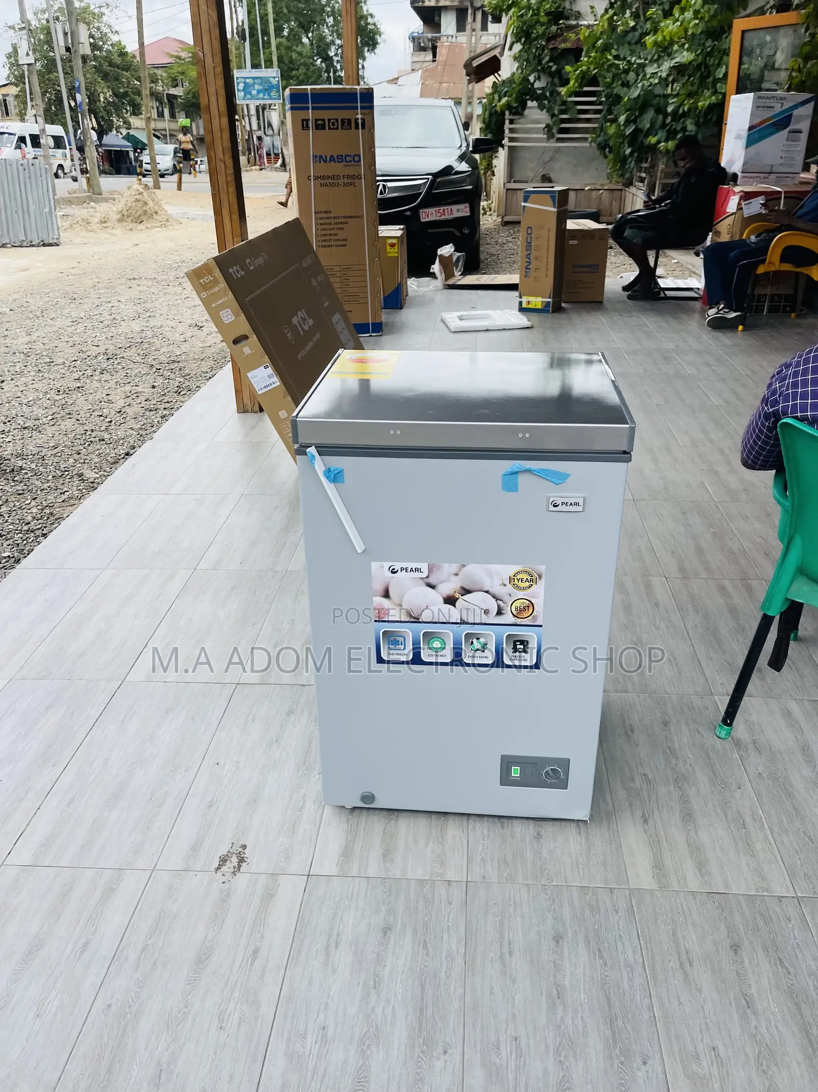 Brand New Pearl PCF-1360-1A Single Door Chest Freezer.