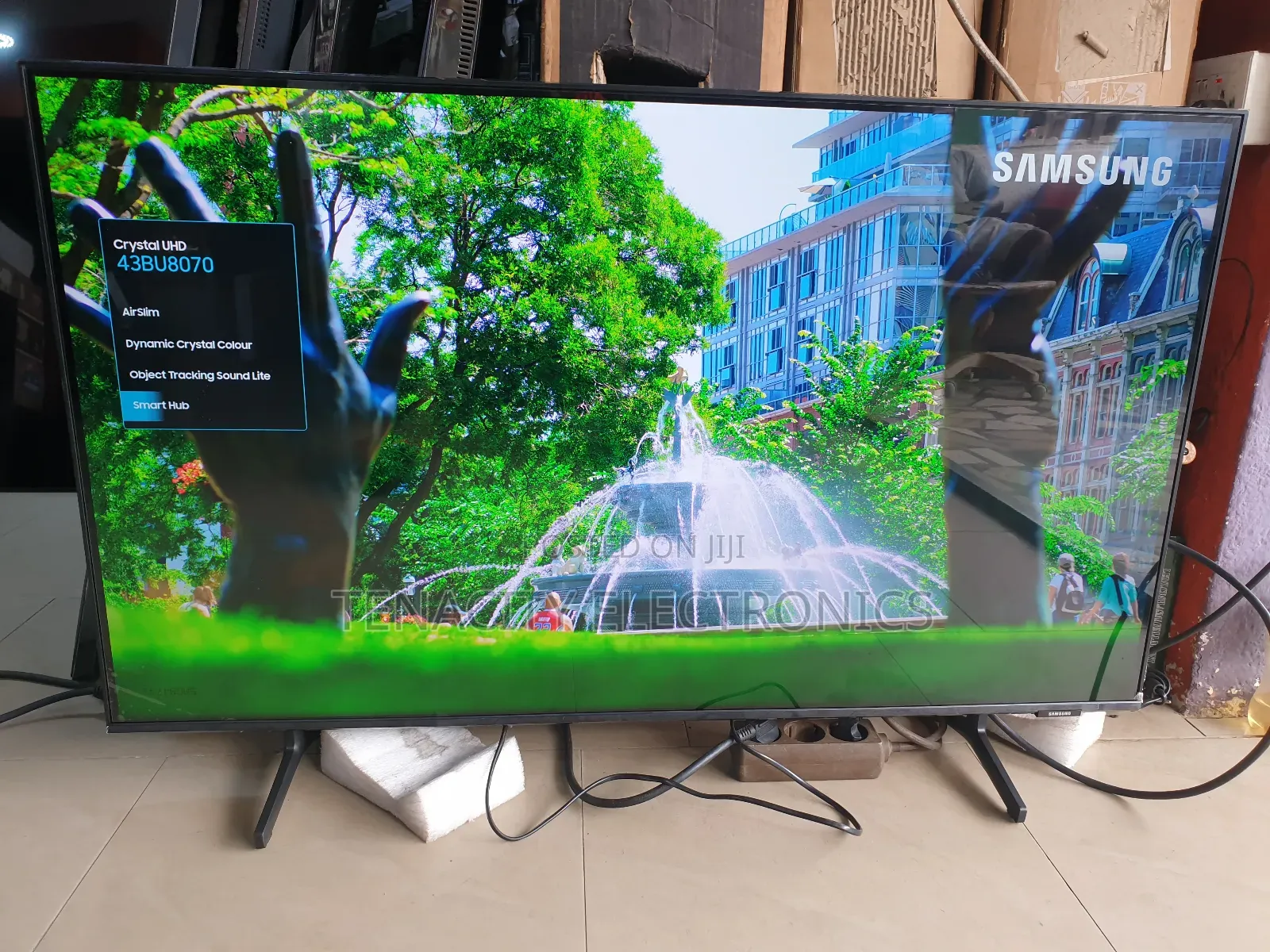 2022/43 Airslim Samsung Crystal Uhd HDR Smart TV