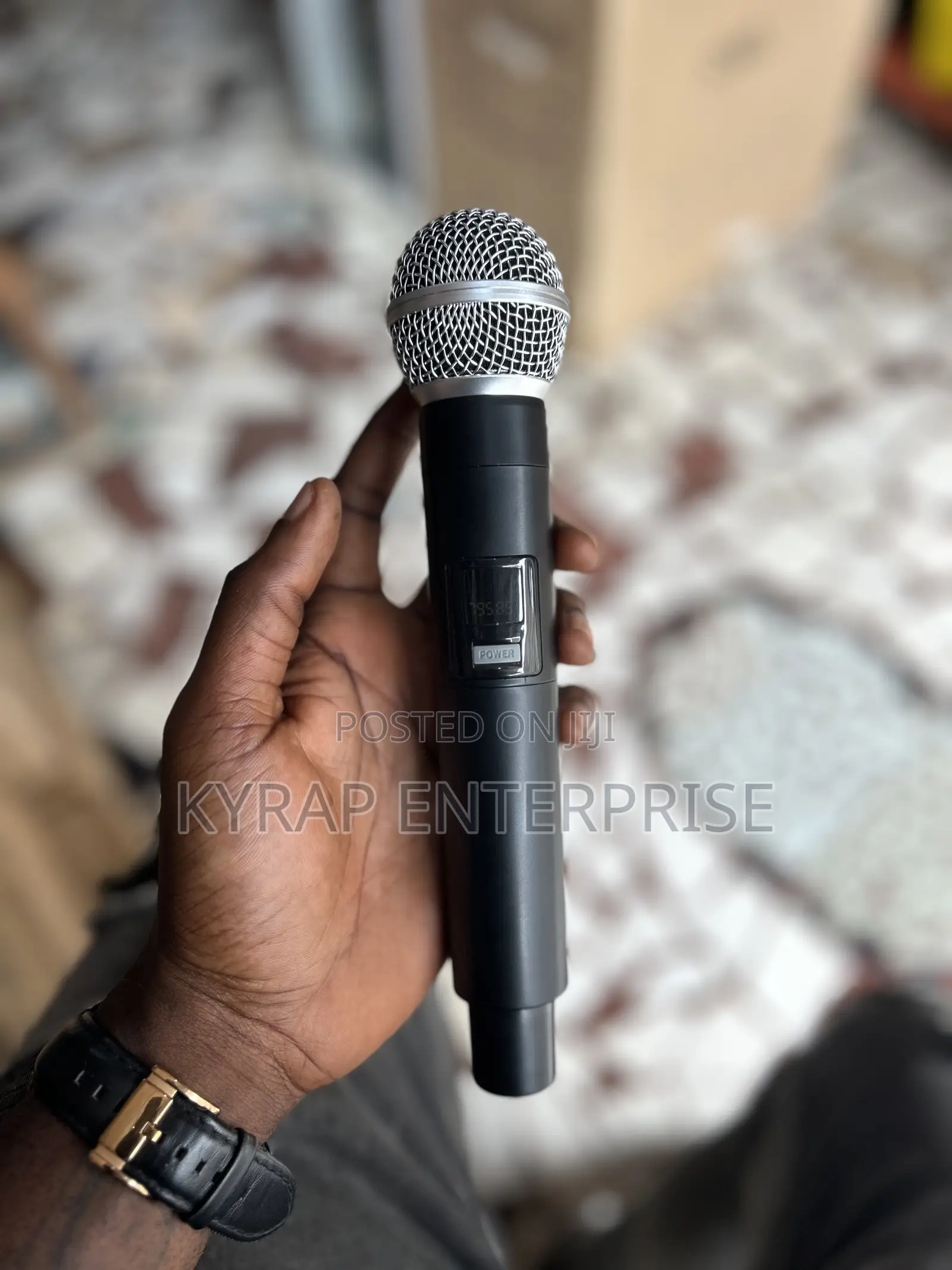 One Cordless Microphone
