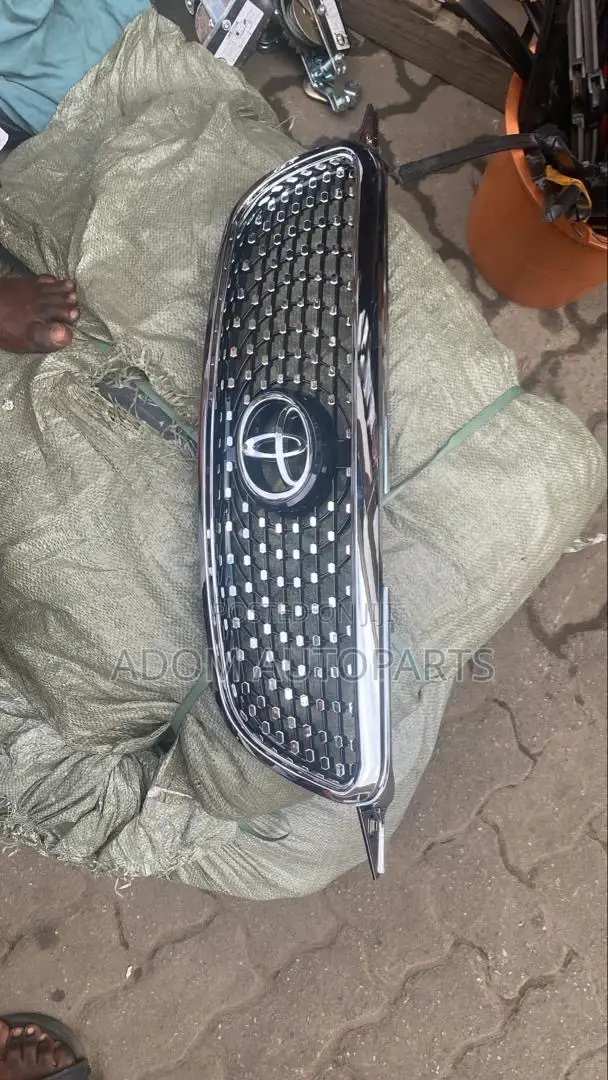 Corolla Diamond Grill Shell 2004 2005 2006 2007 2008