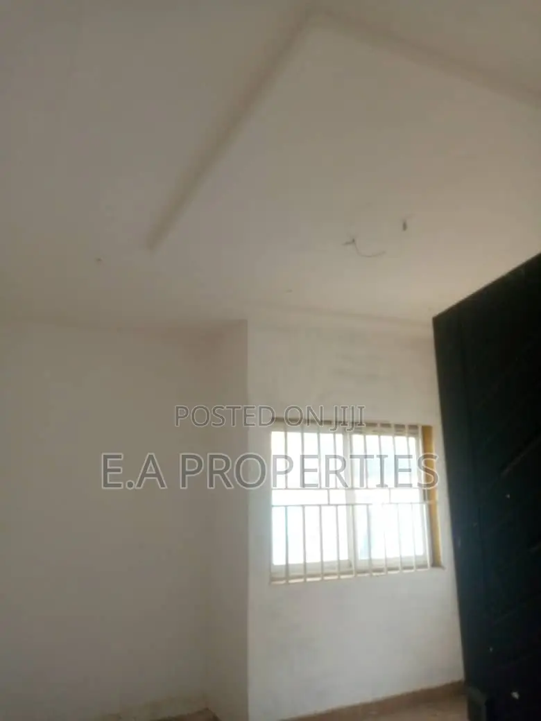 3bdrm House in E A Properties, Malejor for rent