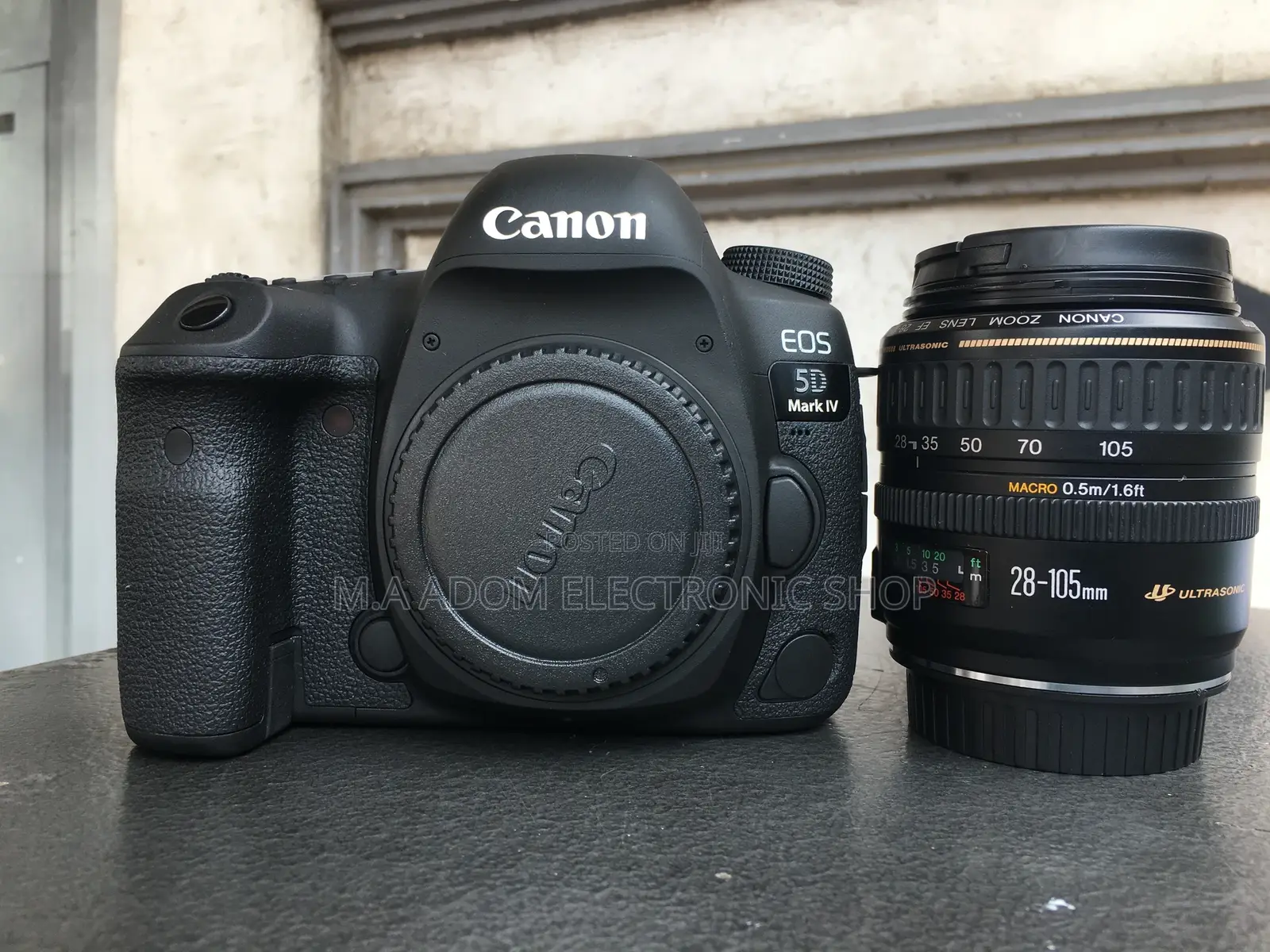 Brand New Canon 5d IV WITH LENS 28-105mm Lens