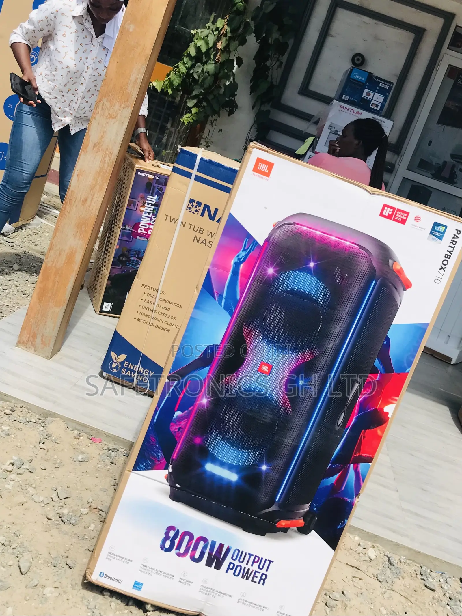 Neatly Boxed | Party Box 710 Bluetooth JBL Speakers