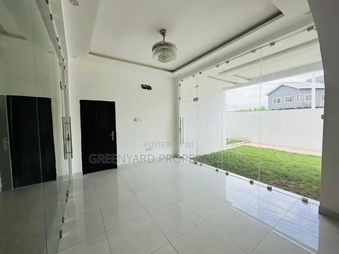 6bdrm Mansion in Roman Ridge for sale