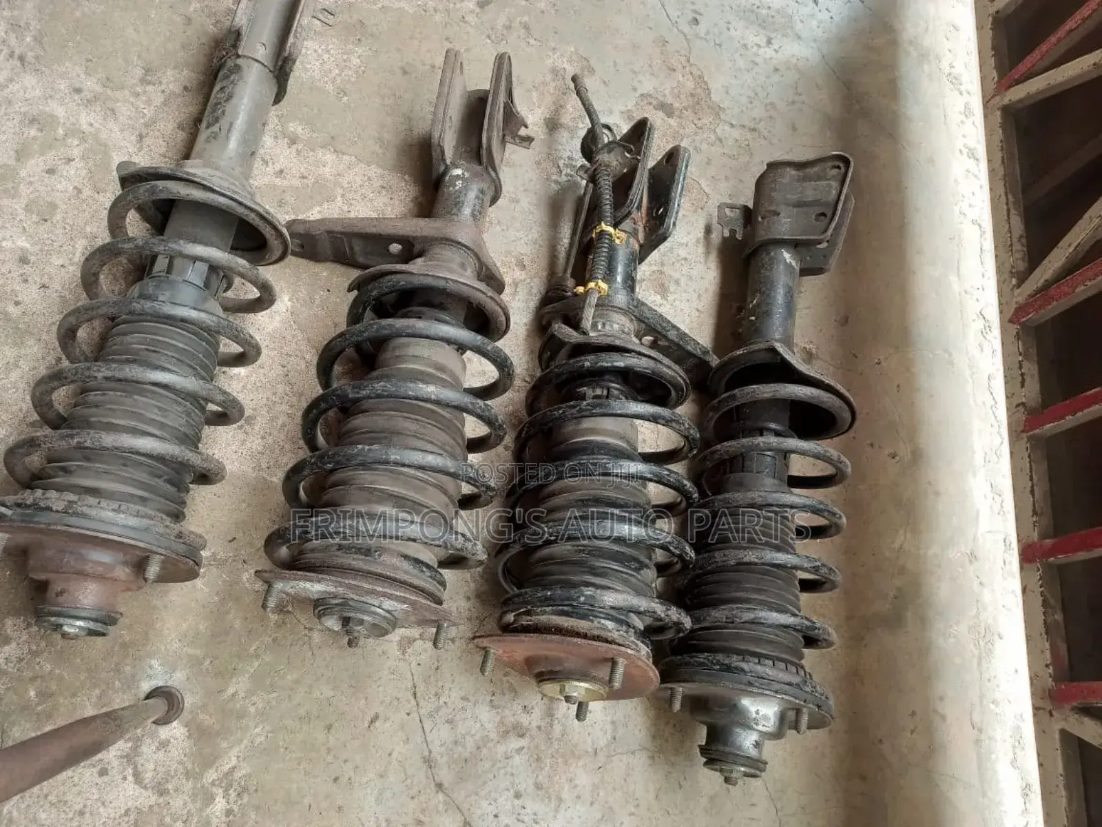 Front And Back Shock Absorbers For Land Rover Freelander