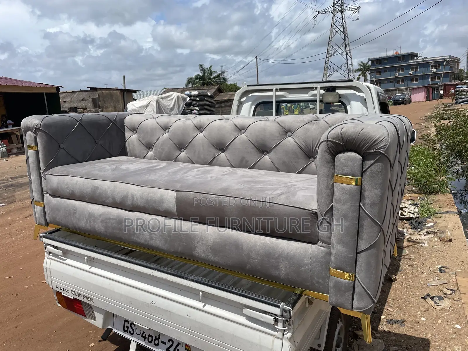 Modern 3in1 Sofa, For Sale. Very Soft//Free Delivery