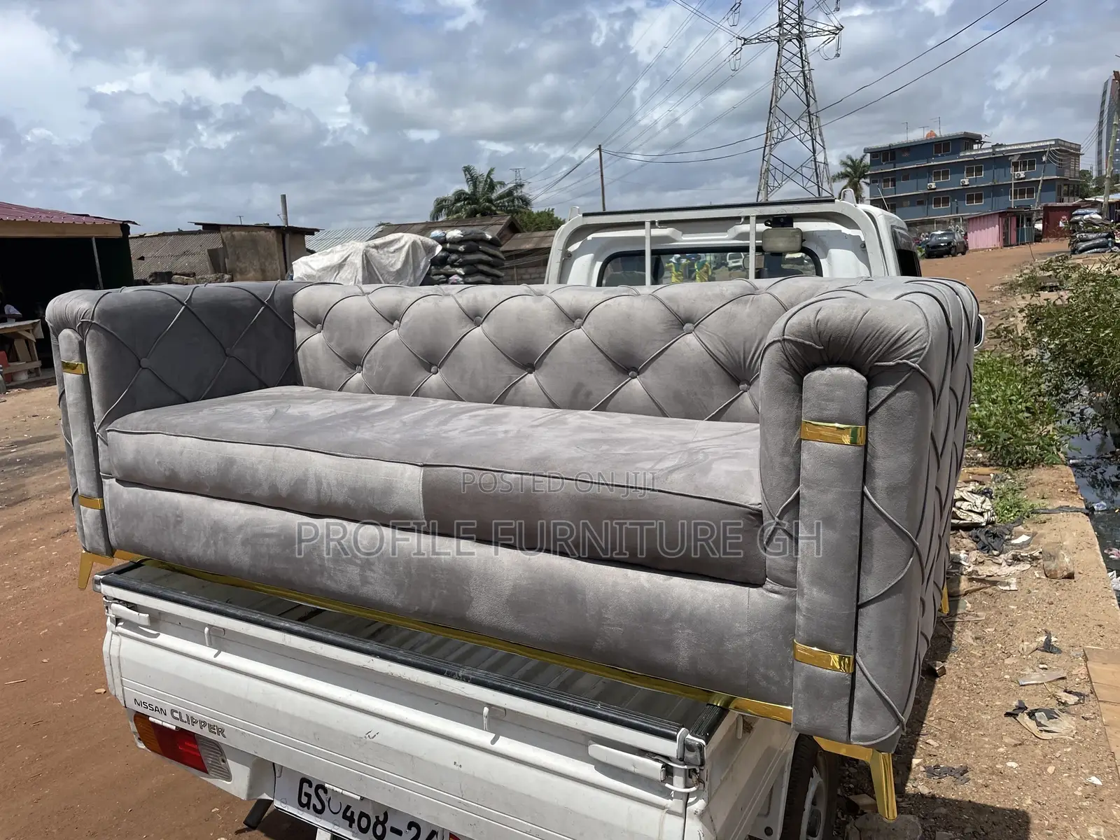 Modern 3in1 Sofa, For Sale. Very Soft//Free Delivery