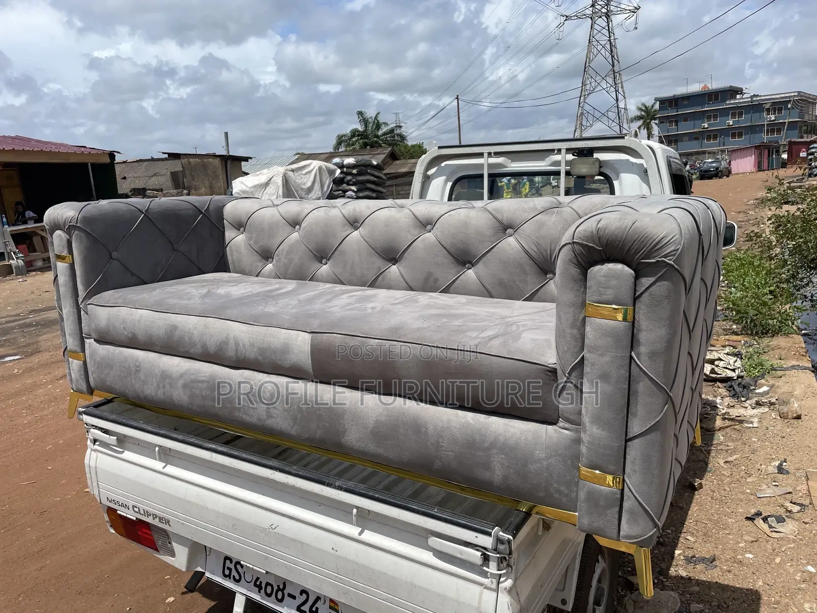Modern 3in1 Sofa, For Sale. Very Soft//Free Delivery
