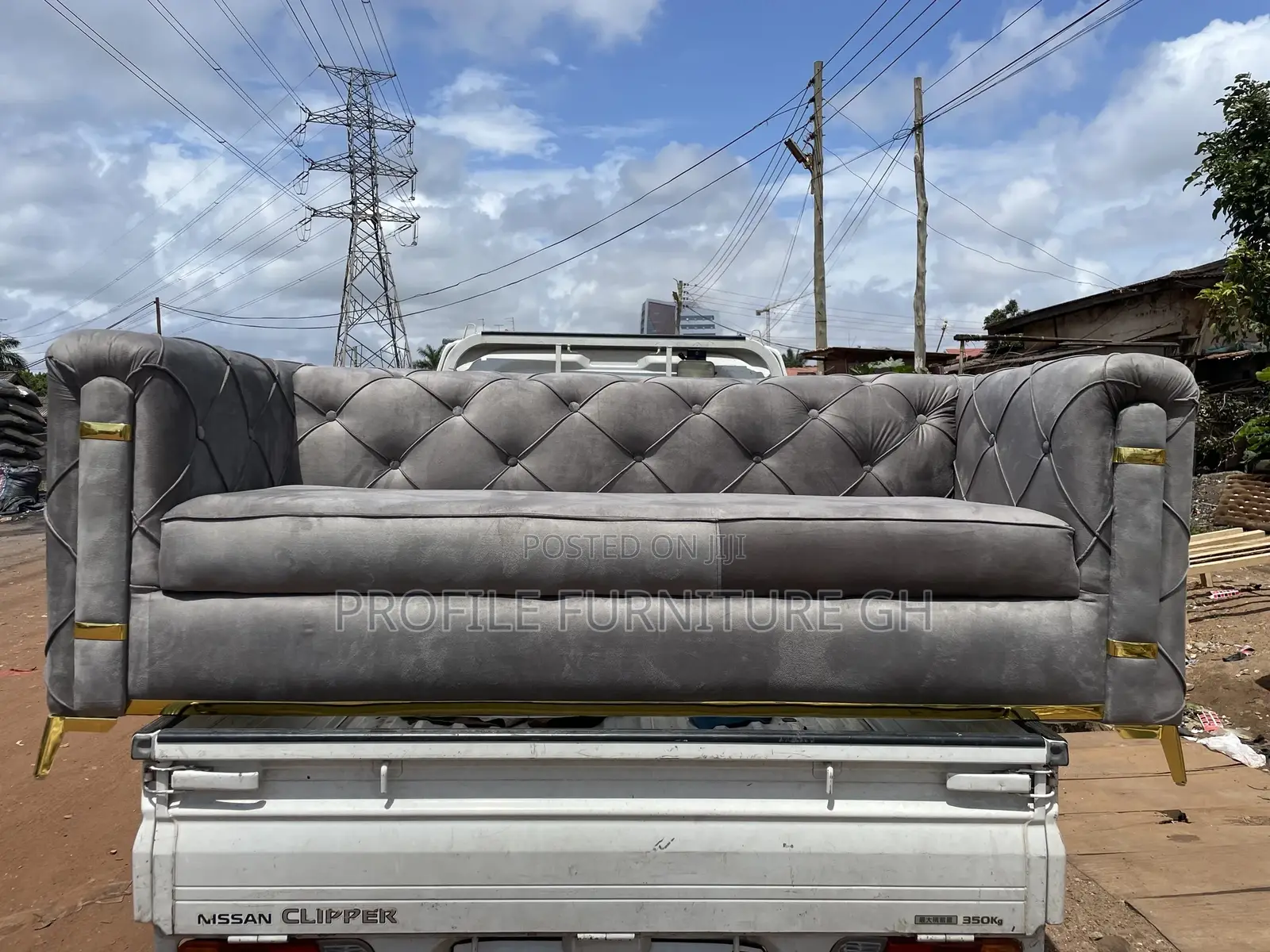 Modern 3in1 Sofa, For Sale. Very Soft//Free Delivery
