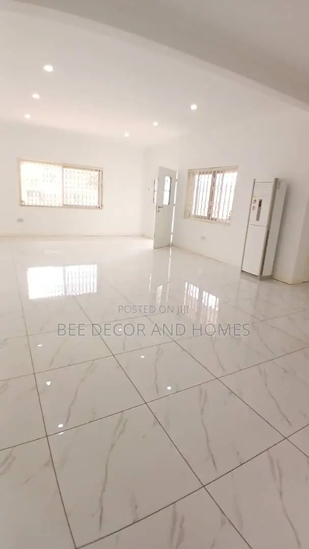 3bdrm Apartment in American House, East Legon for rent