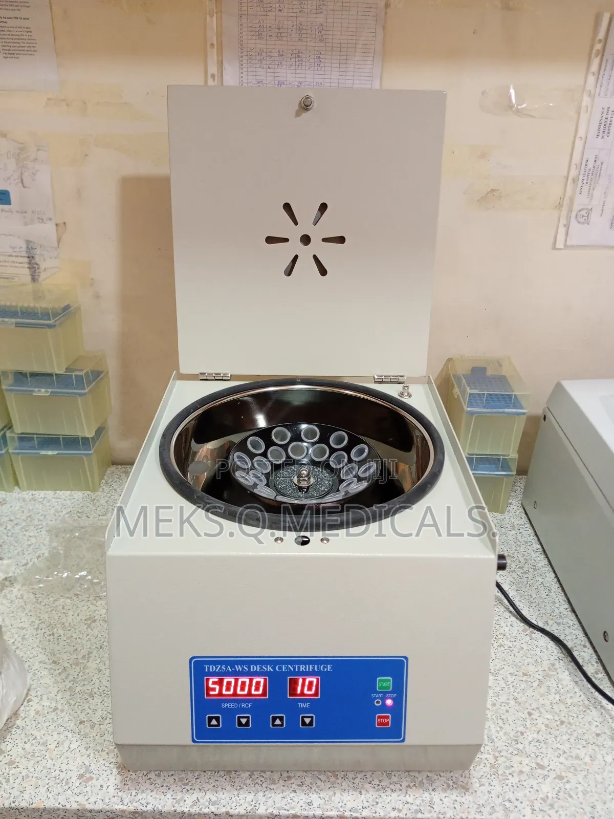 Centrifuge 24 Bucket Digital