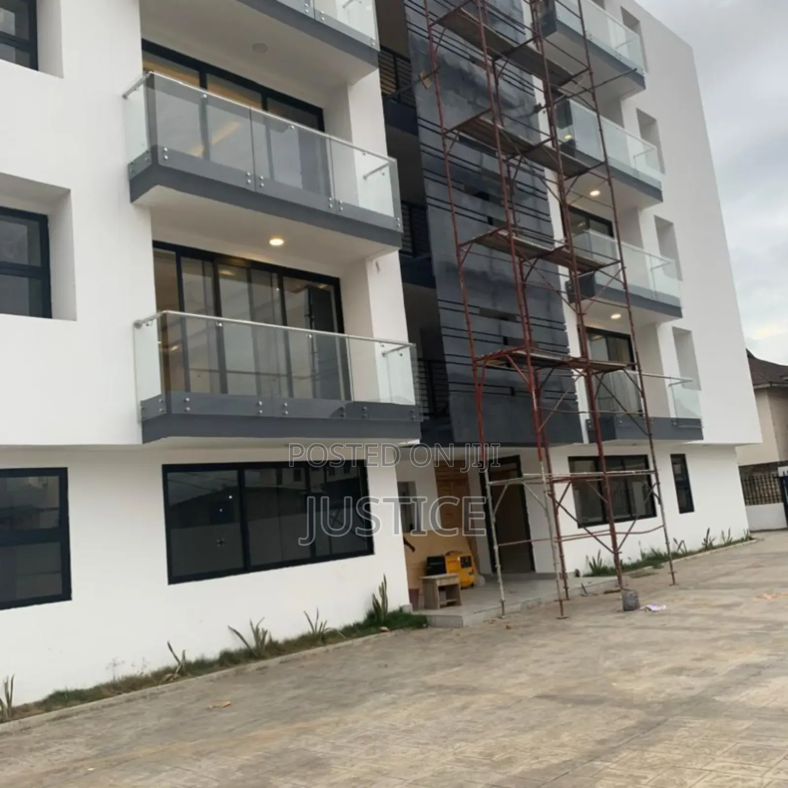 2bdrm Apartment in East Legon, American House for rent